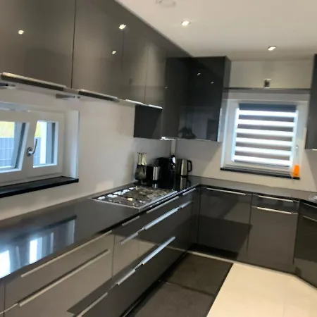 Haus Mit 5 Schlafzimmer 2 Bade 1 Wohnzimmer 3 Park Landsham