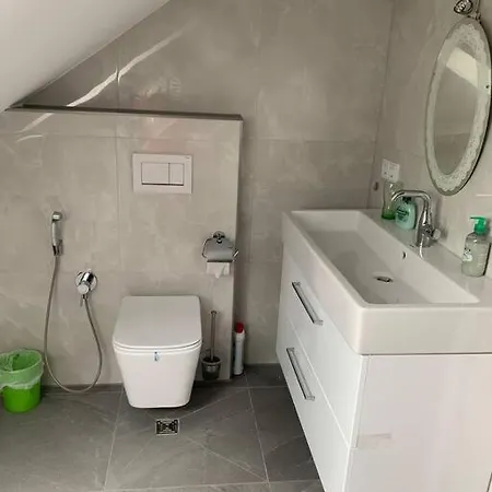 Nyaraló Haus Mit 5 Schlafzimmer 2 Bade 1 Wohnzimmer 3 Park