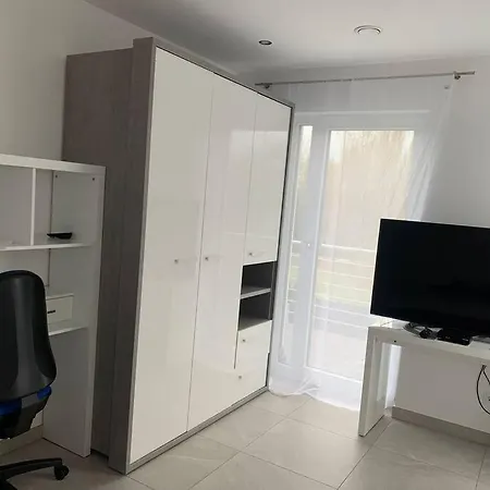 Haus Mit 5 Schlafzimmer 2 Bade 1 Wohnzimmer 3 Park *