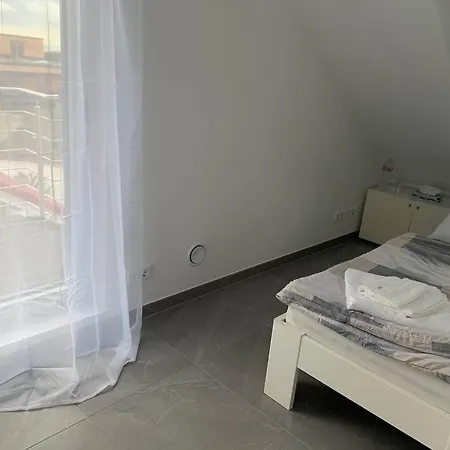 Haus Mit 5 Schlafzimmer 2 Bade 1 Wohnzimmer 3 Park Nyaraló Landsham