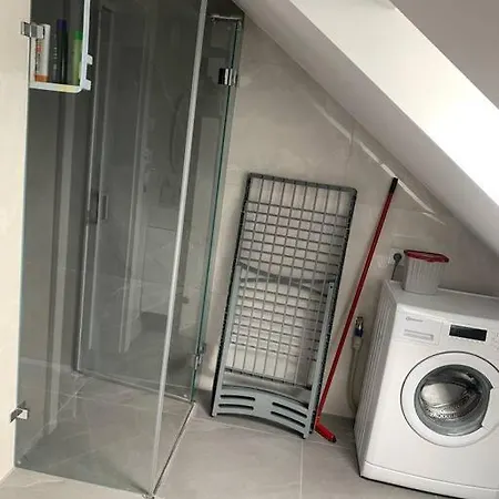 Haus Mit 5 Schlafzimmer 2 Bade 1 Wohnzimmer 3 Park * Landsham