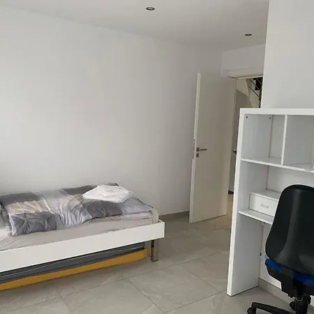 Nyaraló Haus Mit 5 Schlafzimmer 2 Bade 1 Wohnzimmer 3 Park Landsham