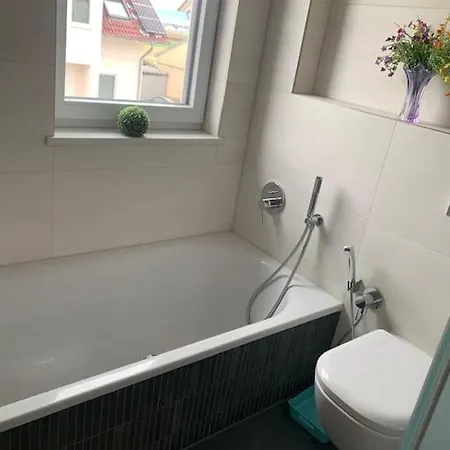 Nyaraló Haus Mit 5 Schlafzimmer 2 Bade 1 Wohnzimmer 3 Park *